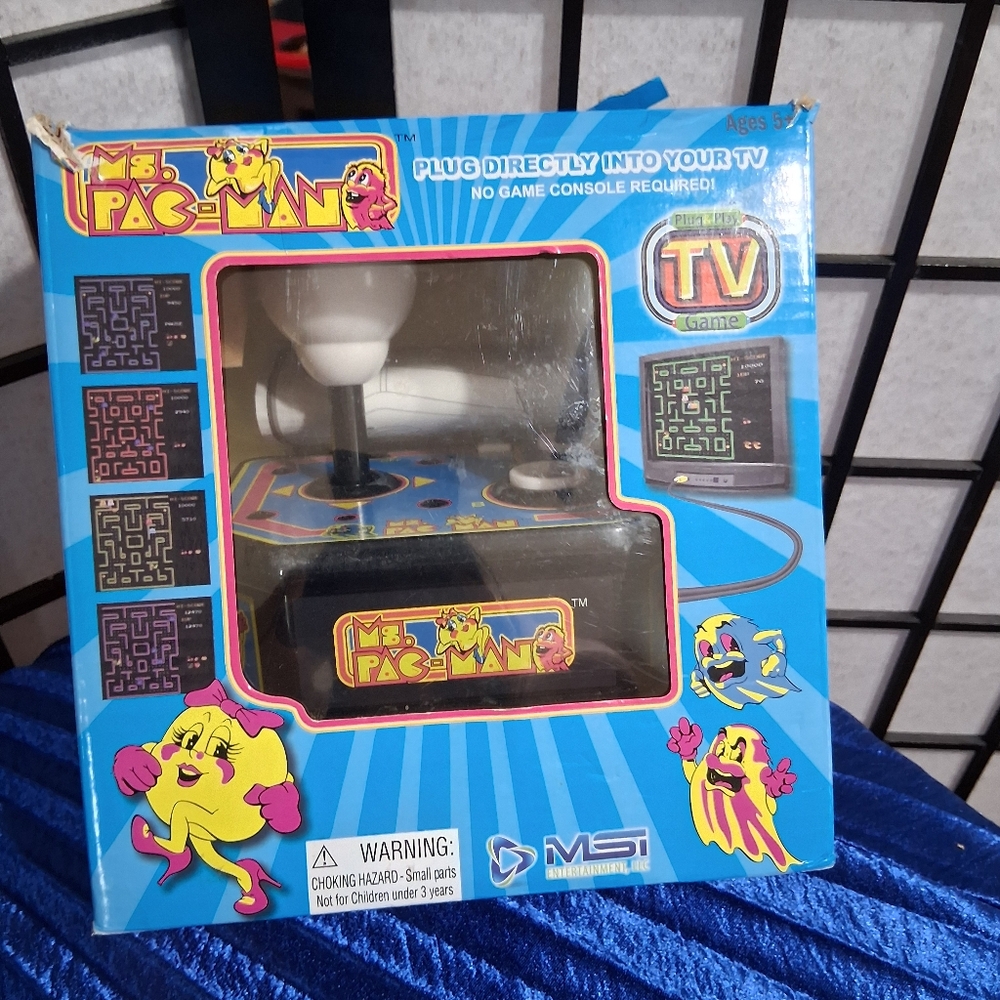 MSI Blue Retro Console Pac-Man Experience